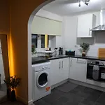 Casa Leila Waterfront Apartment